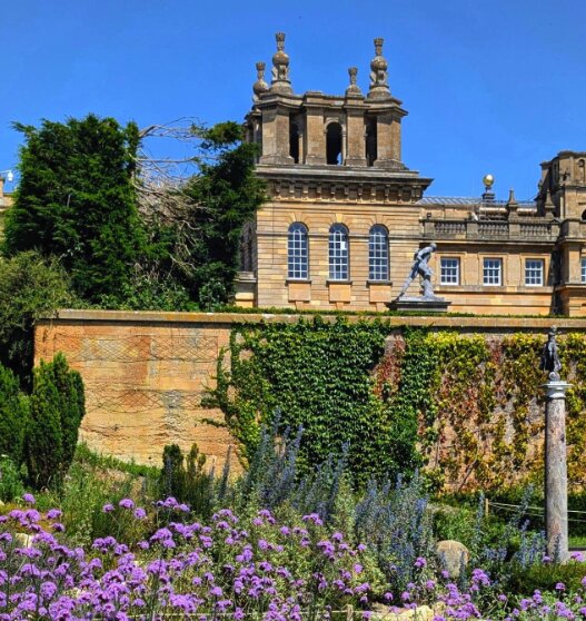 Blenheim Palace tour group