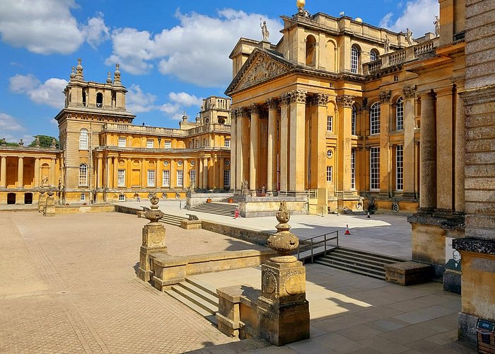 Private Blenheim Palace & Cotswolds Day Tour